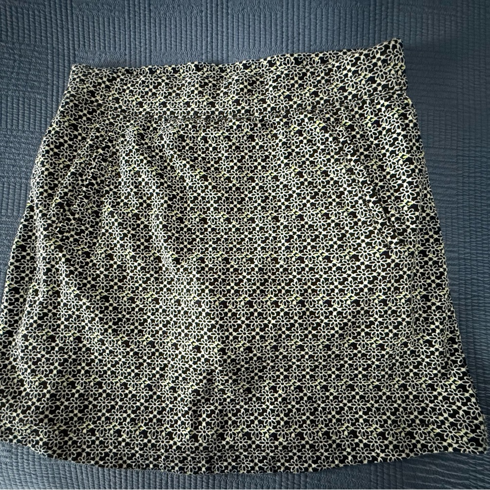 Talbots Black, White,and Light Green Patterned Skirt